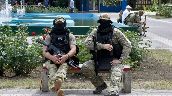 В Мелитополе российские солдаты на пьяный глаз рассказывают местным жителям, что они собрались делать с  украинцами при отступлении