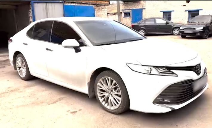Угнанный в Казахстане элитный автомобиль нашелся в Мелитополе