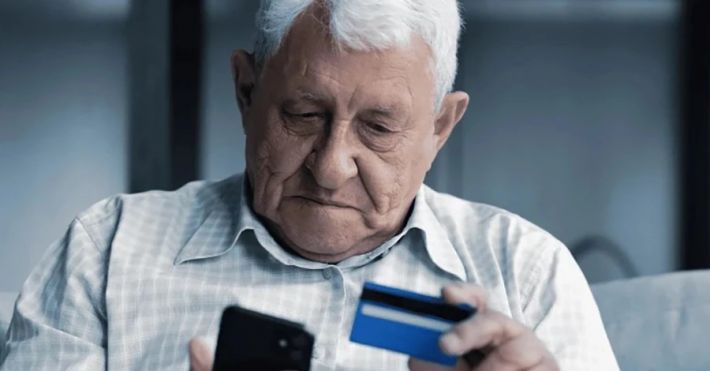 Какие проблемы возникают при проведении идентификации пенсионеров-ВПЛ в Мелитополе и как их решить