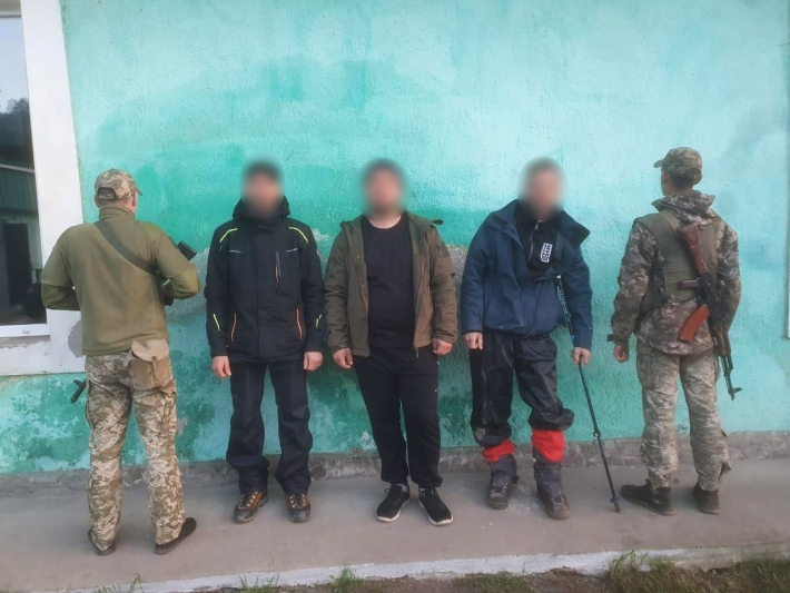 В горах на Закарпатье задержали шестерых нарушителей-уклонистов: среди них есть запорожец